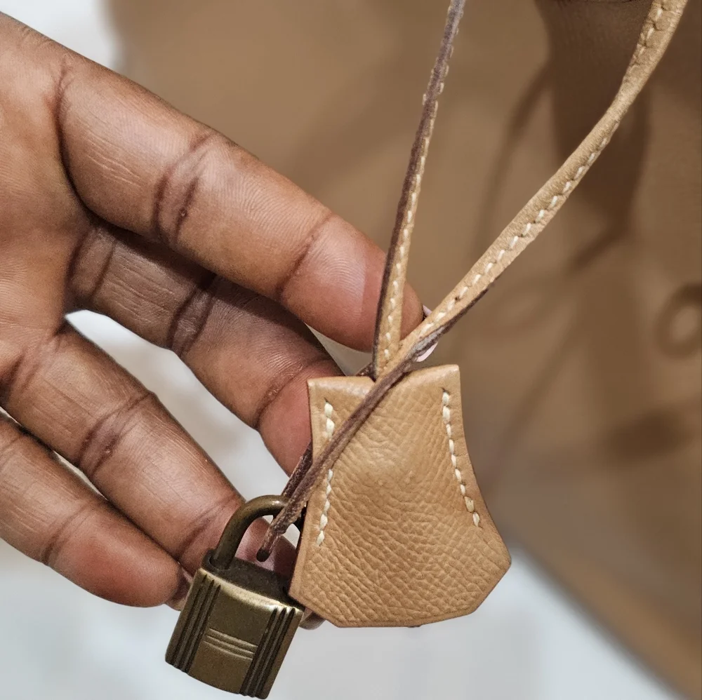 Hermes Birkin 35 Brown ,Leather Tote with Gold Hardware - Picture 8 of 10